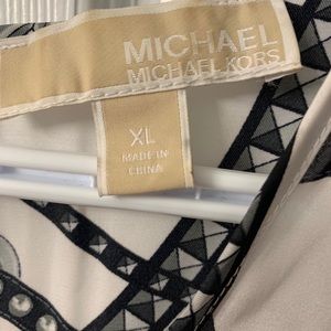 Michael kors black and white short sleeve blouse